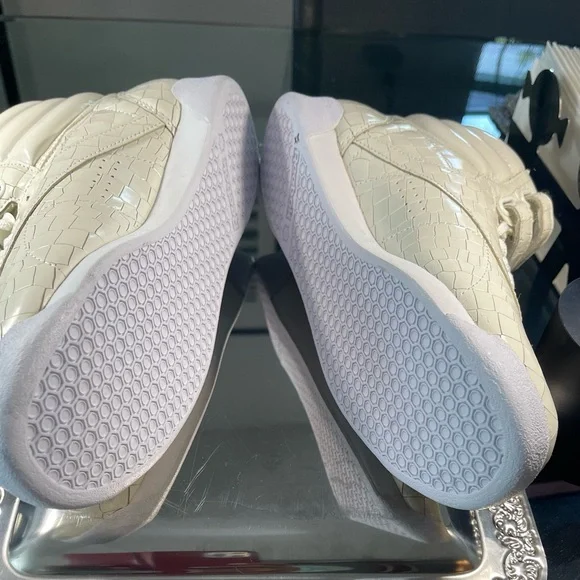 Reebok - Freestyle Sneakers as seen on Gigi Hadid - Picture 8 of 11